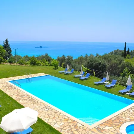 Escape Studio With Swimming Pool - Beach Apartment *